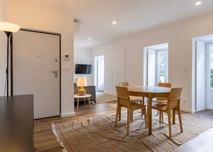 2bdr Cozy In Graca By Lovelystay