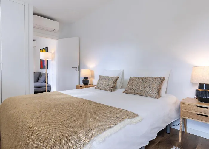 2bdr Cozy In Graca By Lovelystay Apartment