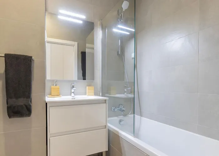 Apartment 2bdr Cozy In Graca By Lovelystay