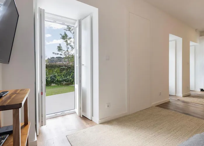 Apartment 2bdr Cozy In Graca By Lovelystay