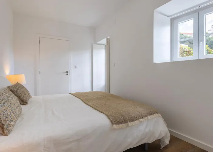 2bdr Cozy In Graca By Lovelystay Apartment