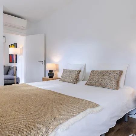2bdr Cozy In Graca By Lovelystay Apartment