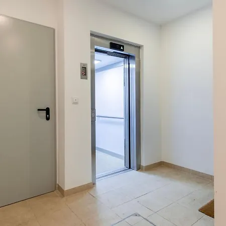 2bdr Cozy In Graca By Lovelystay Apartment