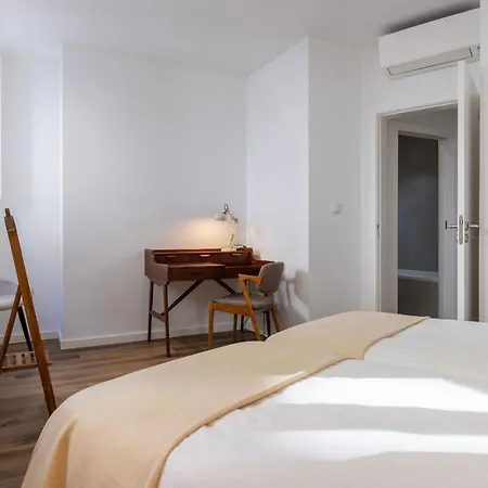 2bdr Cozy In Graca By Lovelystay Lisboa